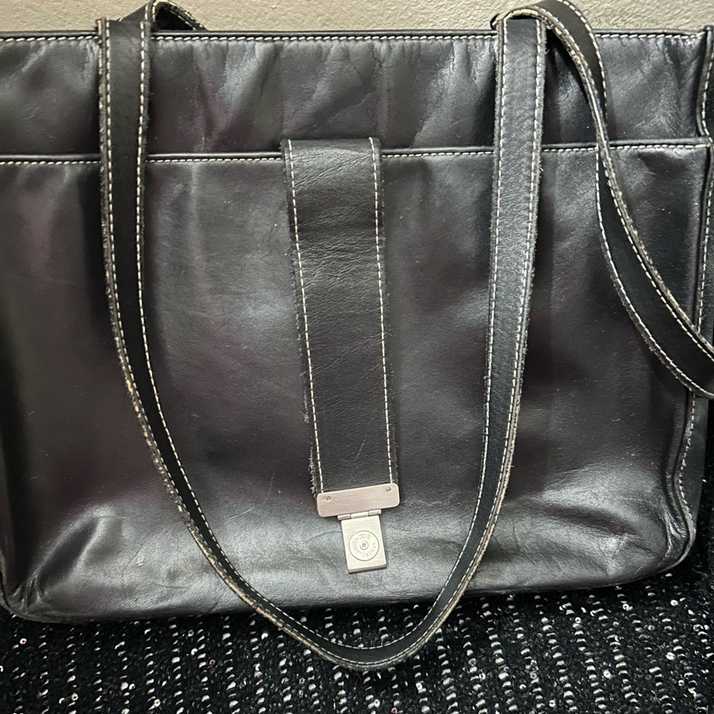 Vintage Ralph Lauren handbag 
Black genuine leather